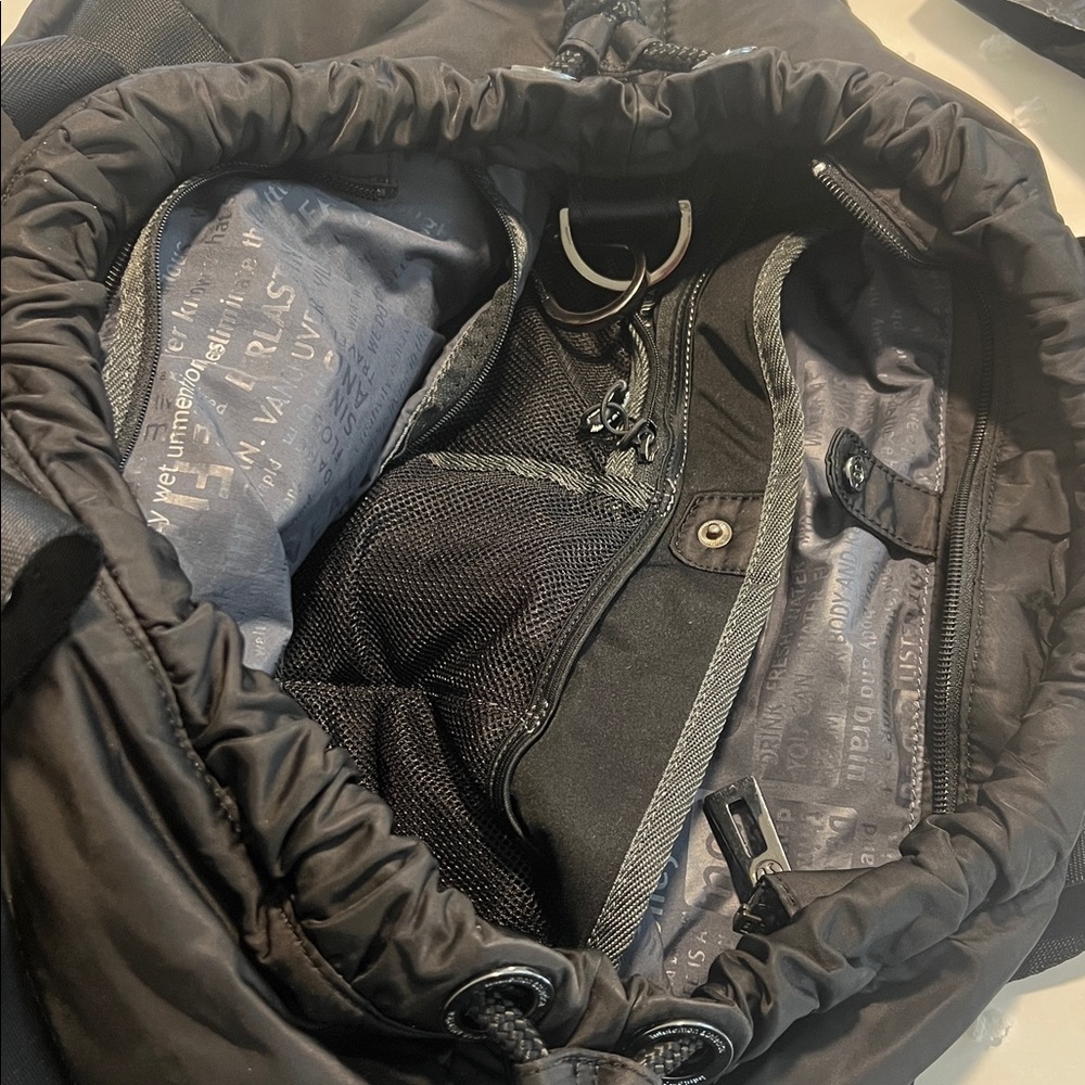 Like New- Lululemon Athleta Overnight Gym/Duffel w/ laptop comp. - Picture 6 of 9